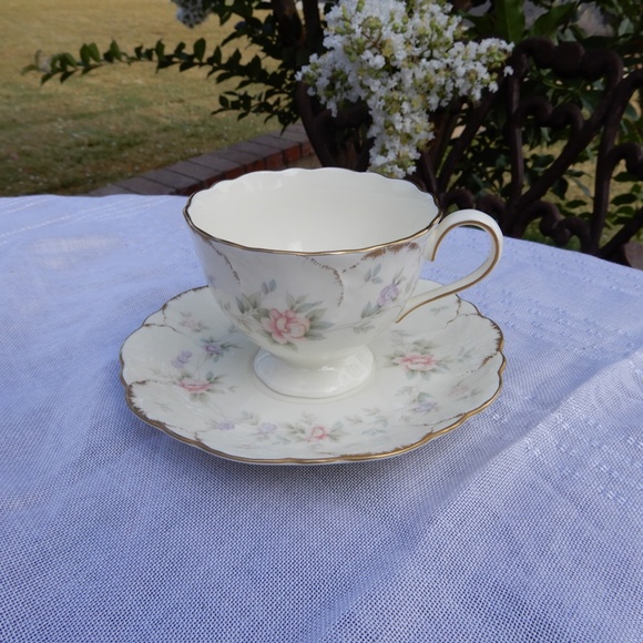 VTG Floral Tea Cup & Saucer Set x2 - Picture 2 of 6